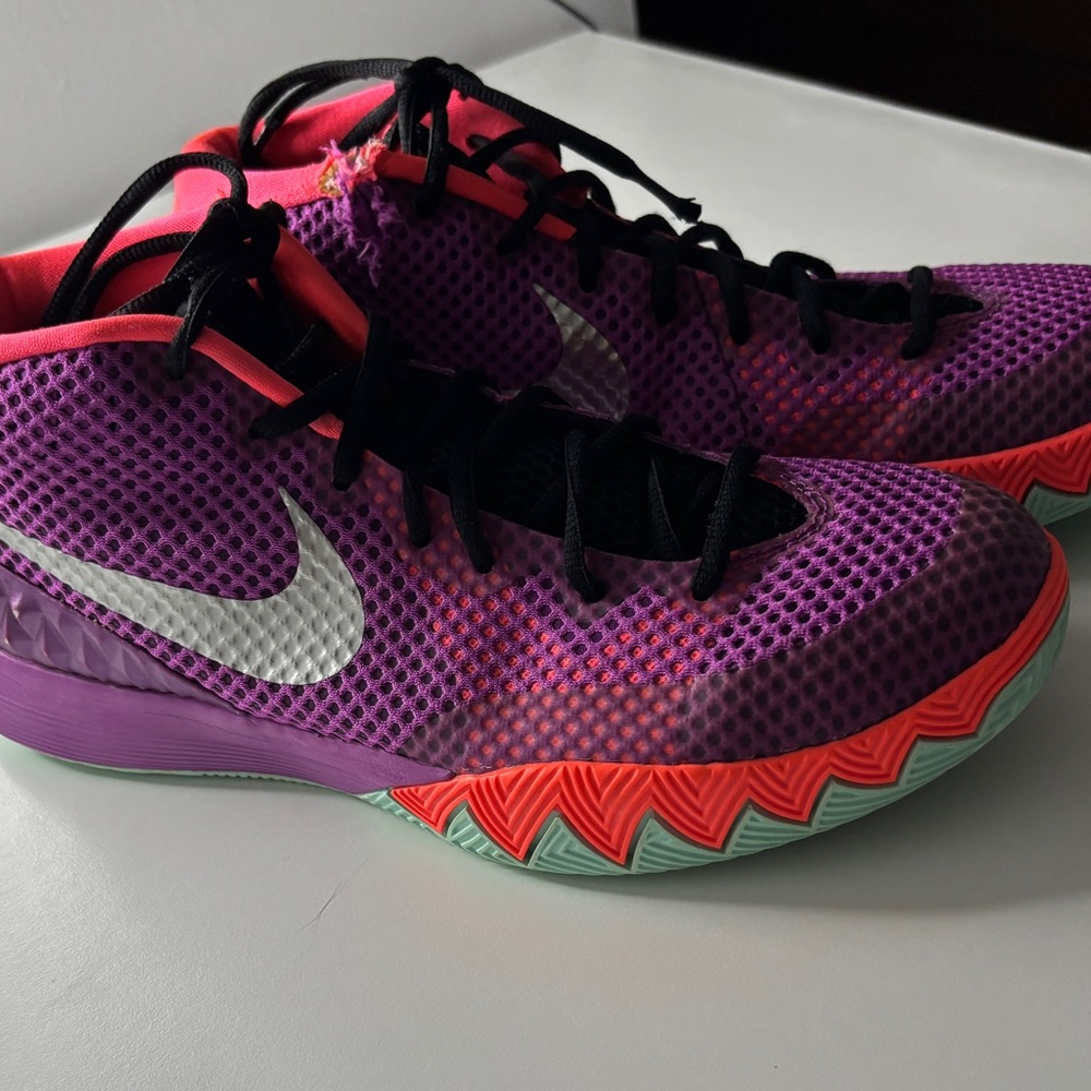 Nike Kyrie Easter 1 Men’s size 10 Purple and Pink Mesh Sneakers